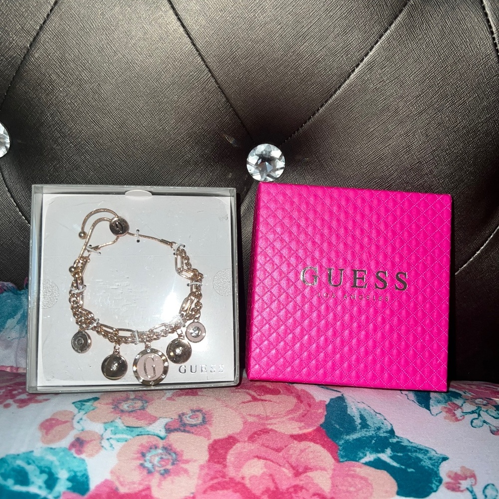 Cute Guess bracelet